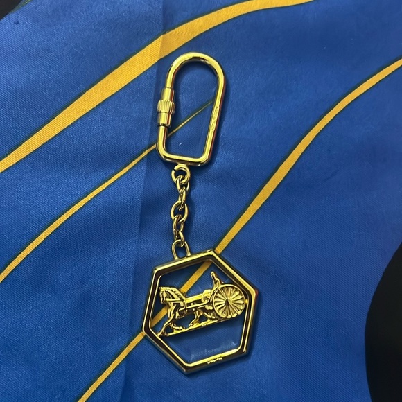 Authentic Preloved CELINE Key Ring Carriage Gold Tone Key Chain Charm Logo - Picture 1 of 3